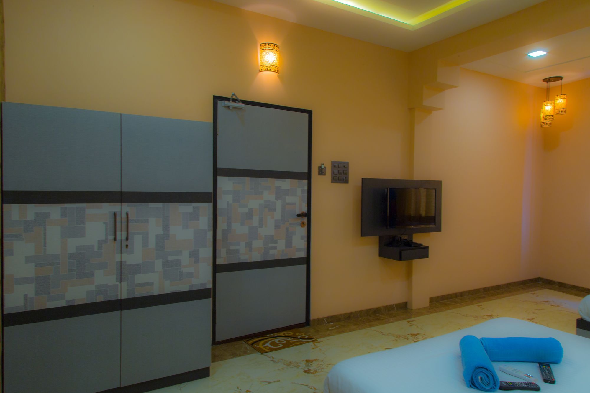 Hotel Tourister Βομβάη Εξωτερικό φωτογραφία